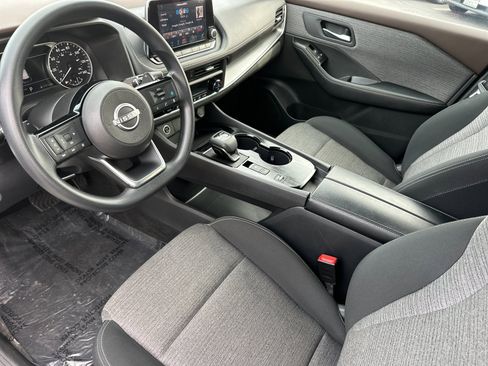 Used 2023 Nissan Rogue SV image 9