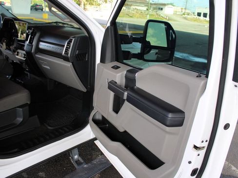Used 2018 Ford F250 XLT AWD/4WD image 17