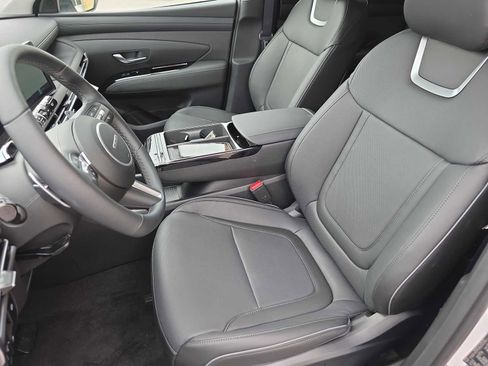 New 2025 Hyundai Tucson Limited image 17