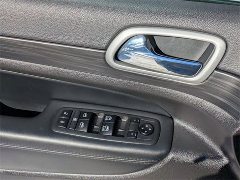 Certified 2021 Jeep Grand Cherokee Laredo X image 13