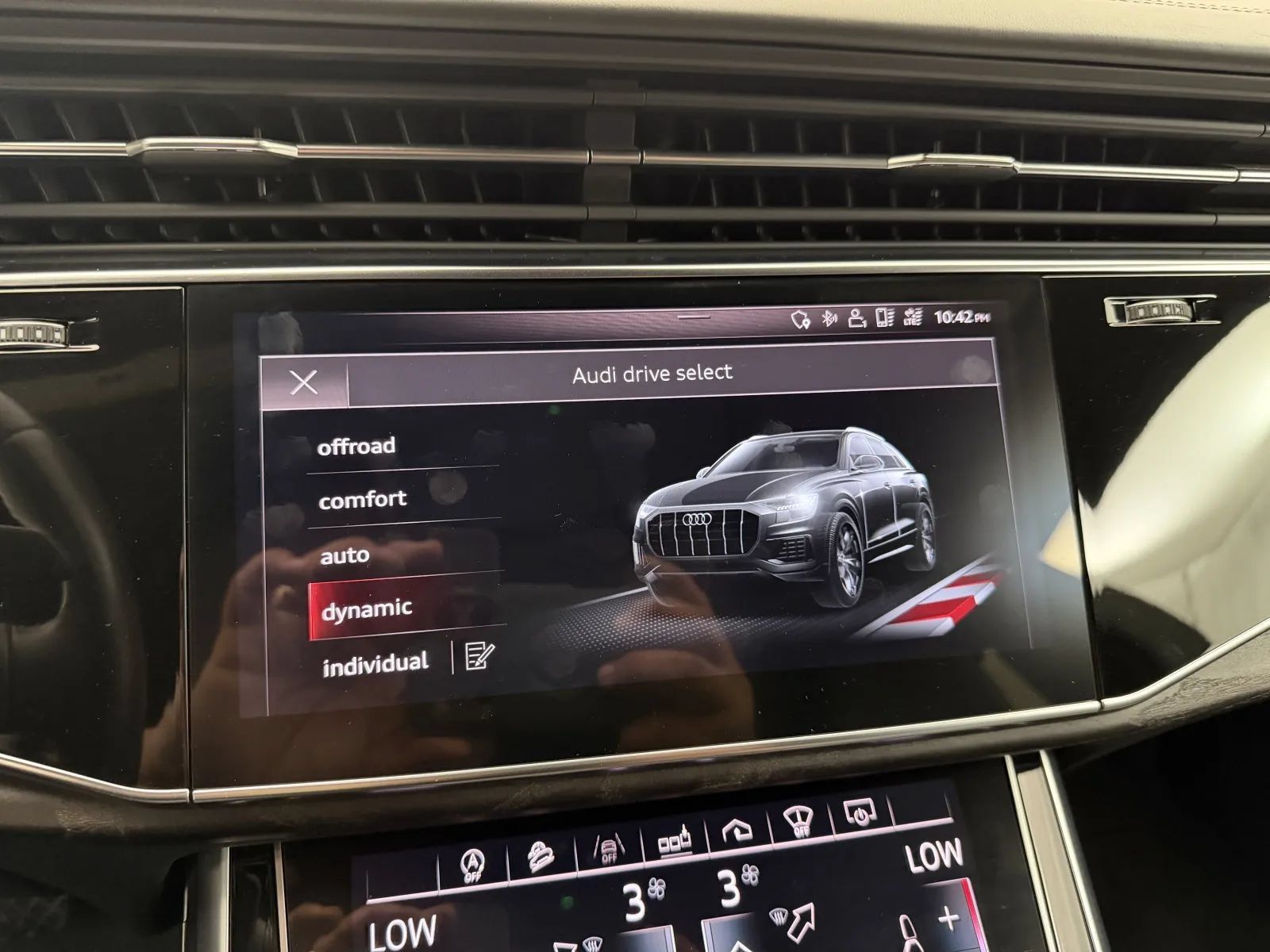 Used 2019 Audi Q8 Prestige AWD/4WD image 30