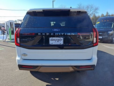 Used 2025 Ford Expedition King Ranch image 6