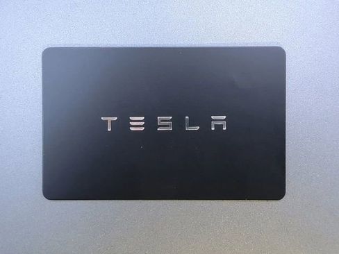 Used 2023 Tesla Model Y Long Range image 32