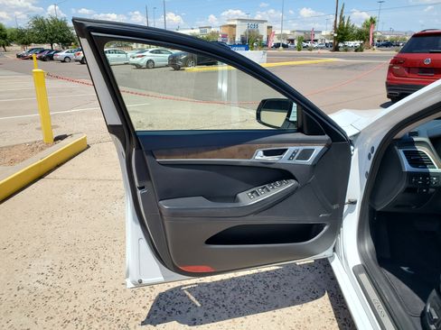 Used 2015 Hyundai Genesis 3.8 w/ Option Group 04 image 16