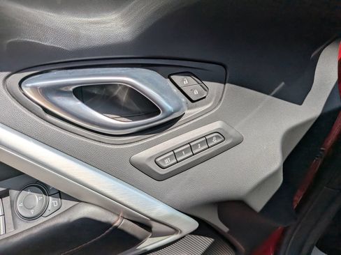 Used 2018 Chevrolet Camaro SS RWD image 23