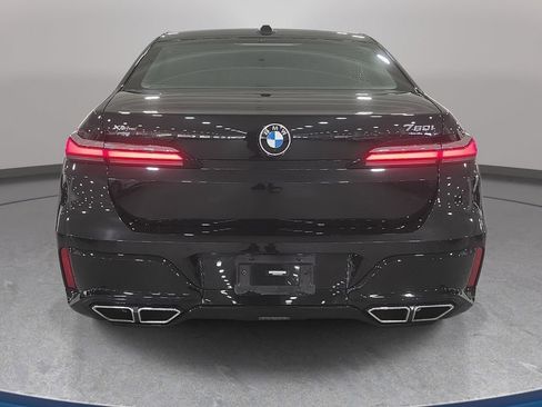 Used 2023 BMW 760i xDrive AWD/4WD image 6