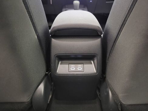 Used 2024 Toyota Corolla LE image 39