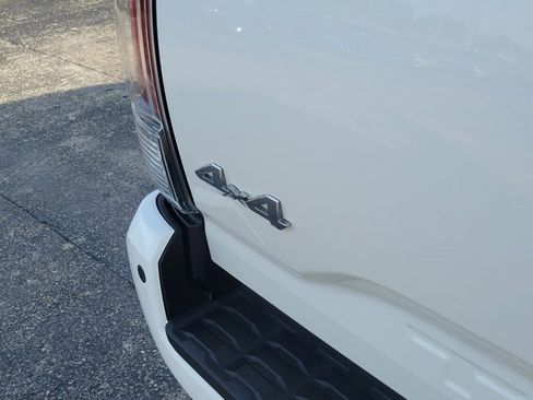 Used 2022 Toyota Tacoma Limited image 6