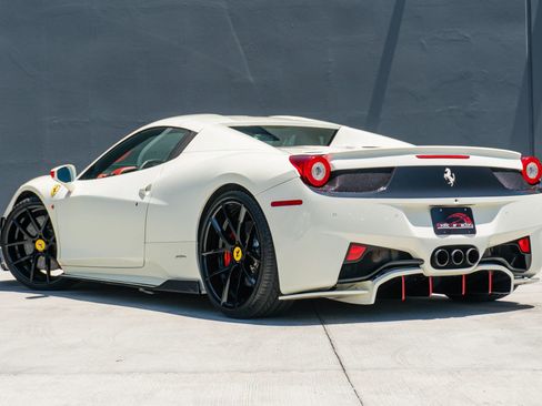 Used 2014 Ferrari 458 Spider RWD image 11