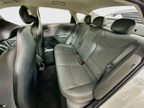 Used 2025 Kia K4 FWD image 26