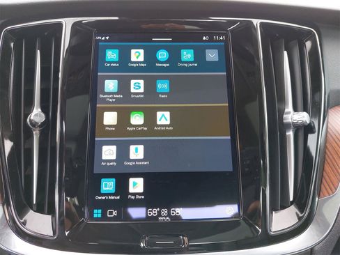 Used 2024 Volvo S60 B5 Plus image 24