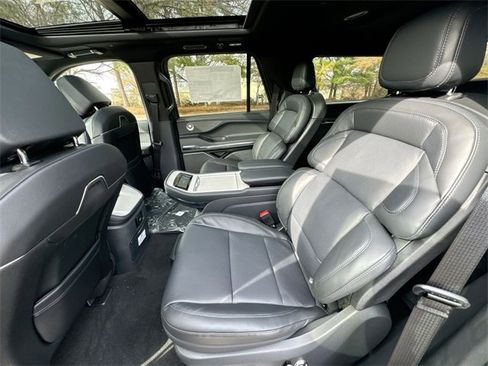 New 2025 Lincoln Navigator Reserve w/ Jet Appearance Package image 23