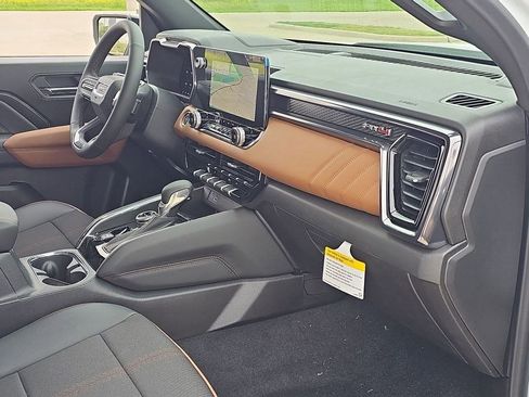 New 2025 GMC Canyon AT4 w/ Nightfall Edition image 43