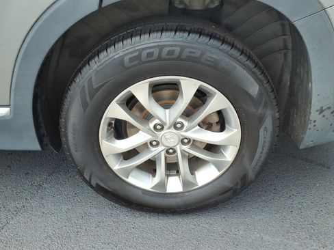 Used 2019 Hyundai Santa Fe SE AWD/4WD image 10
