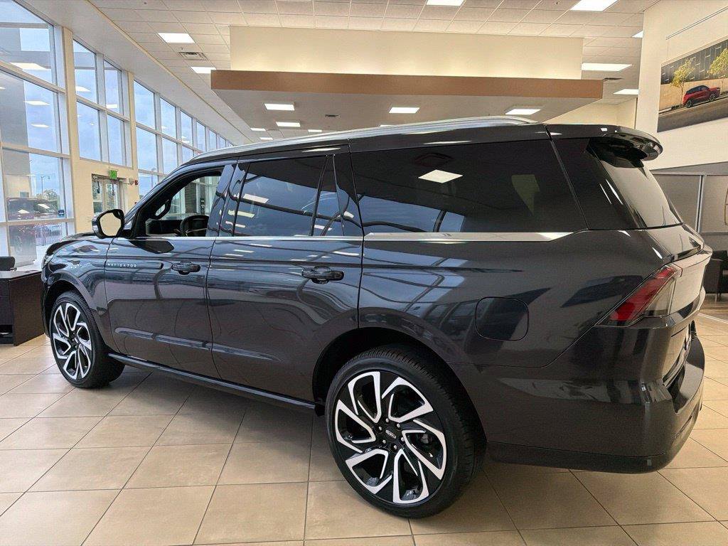 New 2026 Lincoln Navigator Black Label AWD/4WD image 4