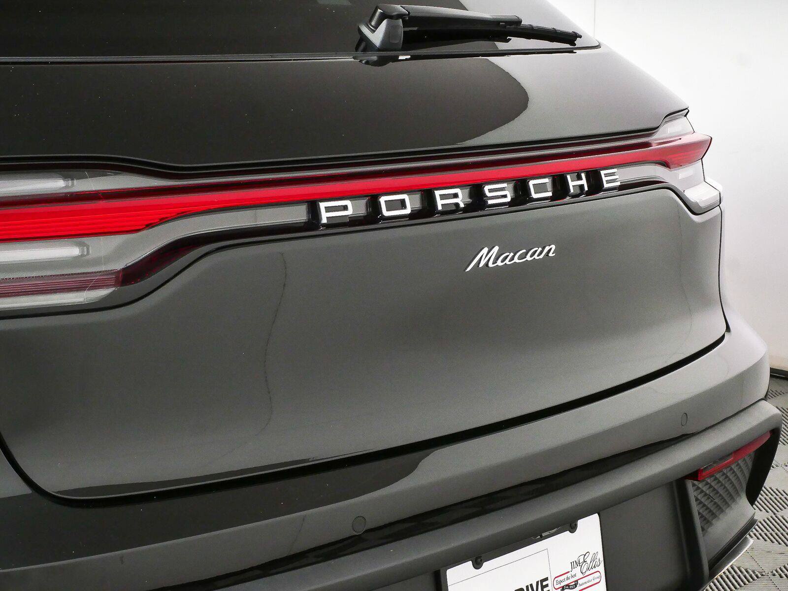 New 2026 Porsche Macan Turbo AWD/4WD image 37