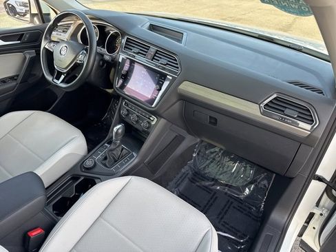 Used 2019 Volkswagen Tiguan SE image 33