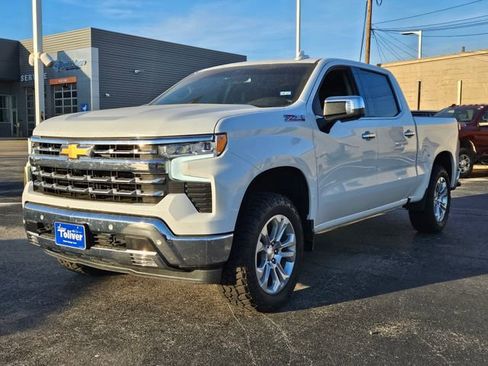 Used 2025 Chevrolet Silverado 1500 LTZ image 2