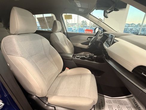 Used 2022 Nissan Rogue SV image 26