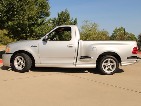Used 2000 Ford F150 Lightning RWD image 6