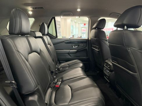 Used 2024 Honda Pilot EX-L image 16