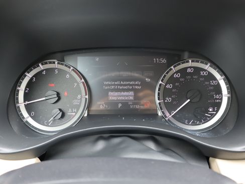 Used 2024 Toyota Highlander XLE AWD/4WD image 24