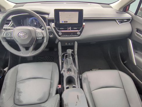 Used 2023 Toyota Corolla Cross XLE w/ Convenience Package FWD image 14