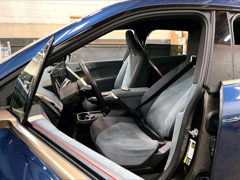 Used 2025 BMW iX xDrive50 AWD/4WD image 27