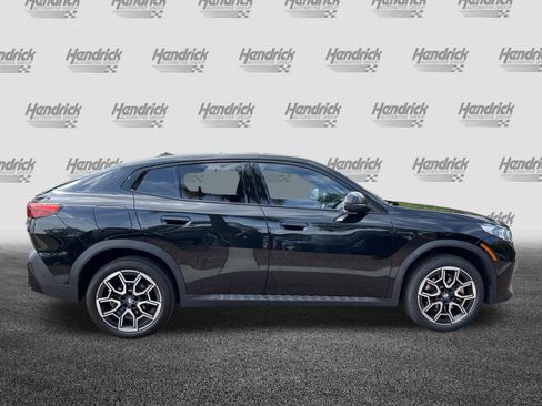 Used 2025 BMW X2 xDrive28i AWD/4WD image 11