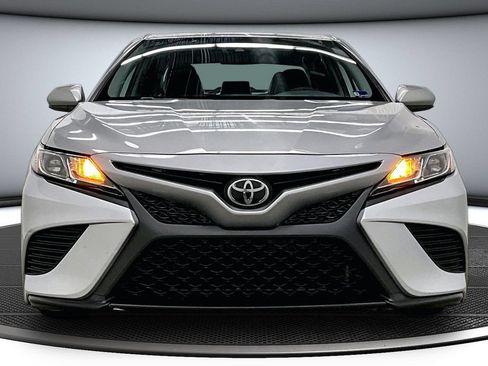 Used 2020 Toyota Camry SE AWD/4WD image 2