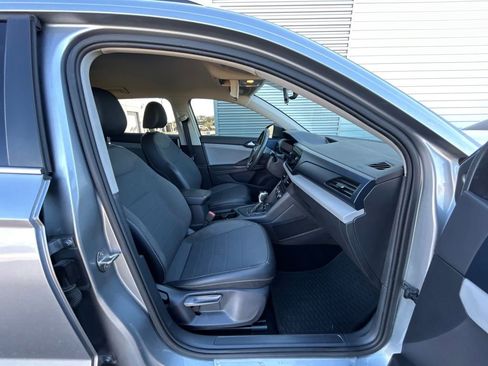 Used 2022 Volkswagen Taos SE image 38