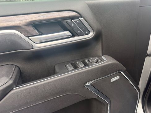 Used 2025 Chevrolet Silverado 2500 LTZ w/ LTZ Premium Package image 18