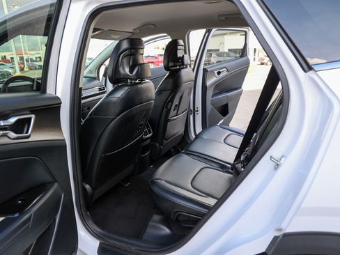 Used 2025 Kia Sportage EX FWD image 34
