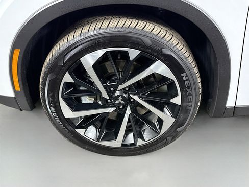 Used 2024 Mitsubishi Outlander SE image 38
