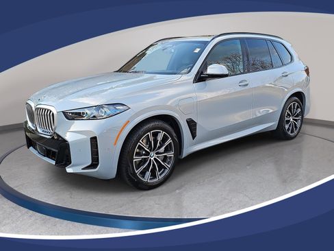New 2026 BMW X5 xDrive50e w/ M Sport Package AWD/4WD image 1