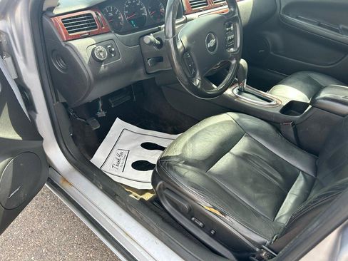 Used 2006 Chevrolet Impala LTZ FWD image 10