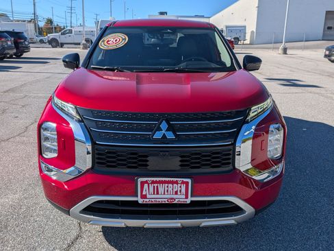 Used 2023 Mitsubishi Outlander SE image 8