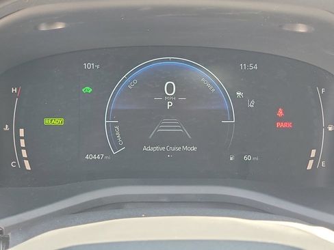 Used 2025 Toyota Camry SE w/ Convenience Package FWD image 3