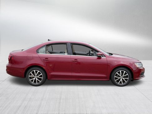 Used 2017 Volkswagen Jetta SE FWD image 8