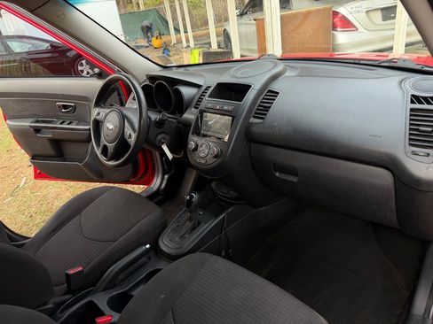 Used 2013 Kia Soul BASE image 17