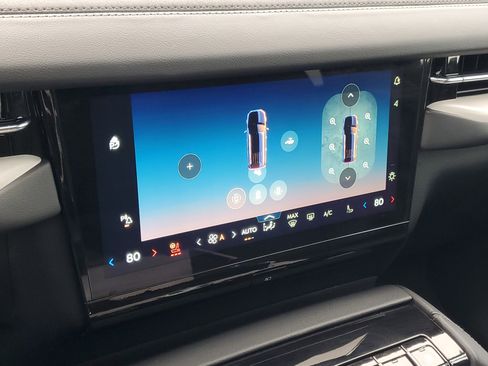 New 2025 Lincoln Navigator Reserve w/ Jet Appearance Package image 24