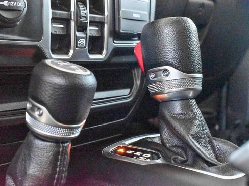 Used 2022 Jeep Gladiator Willys image 21