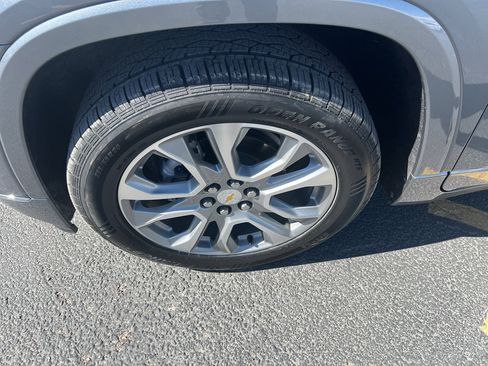 Used 2021 Chevrolet Traverse Premier image 7