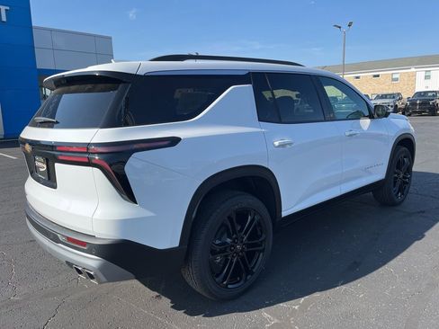 New 2026 Chevrolet Traverse LT w/ Driver Confidence Package AWD/4WD image 7