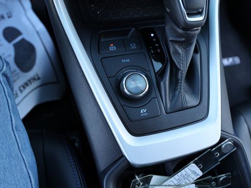 Certified 2025 Toyota RAV4 XSE image 26