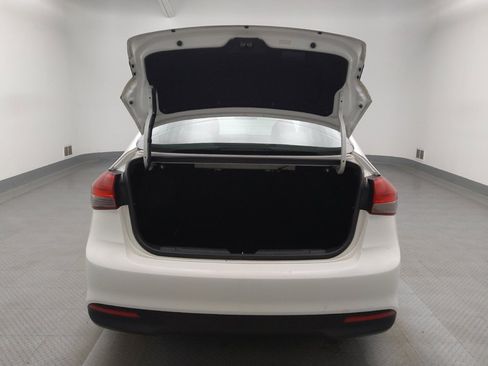 Used 2017 Kia Forte LX image 29