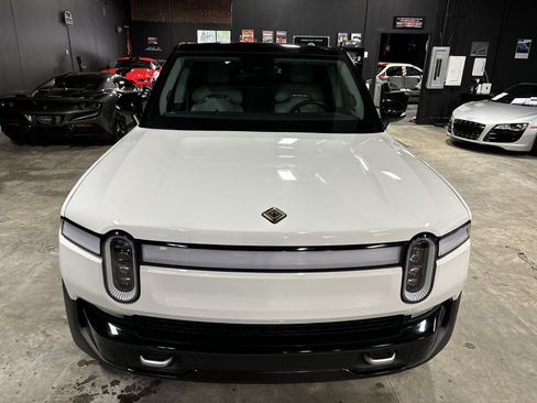 Used 2024 Rivian R1S Adventure AWD/4WD image 18