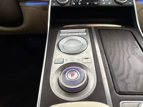 Used 2022 Genesis GV80 2.5T w/ Prestige Package 04 AWD/4WD image 19