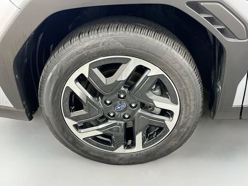 Used 2025 Subaru Forester Limited w/ Popular Package #1 AWD/4WD image 32