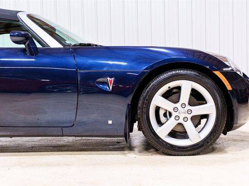 Used 2006 Pontiac Solstice Convertible w/ Premium Package image 18